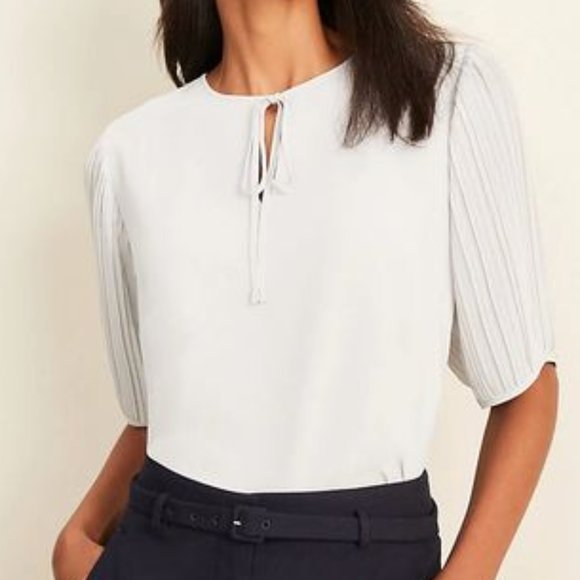 Ann Taylor Pleated Sleeve Tie Neck Top Chalky Grey Sz XS - Picture 1 of 10